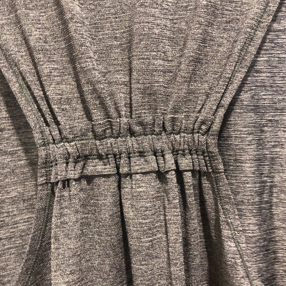 Lululemon racer back tank top, silvery grey colour with ruffle detail - size 6 - Picture 5 of 6